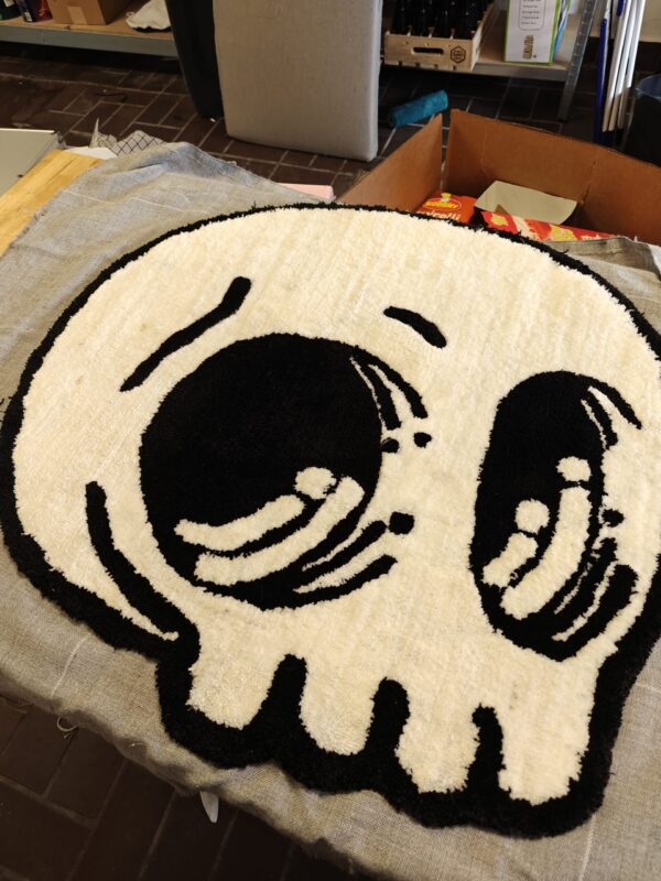 Tufted rug skull